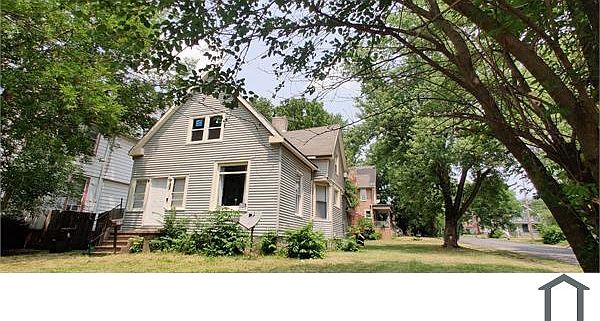 1st image of 219 E Thrush Ave