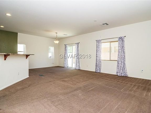 4th image of 2348 Camel St