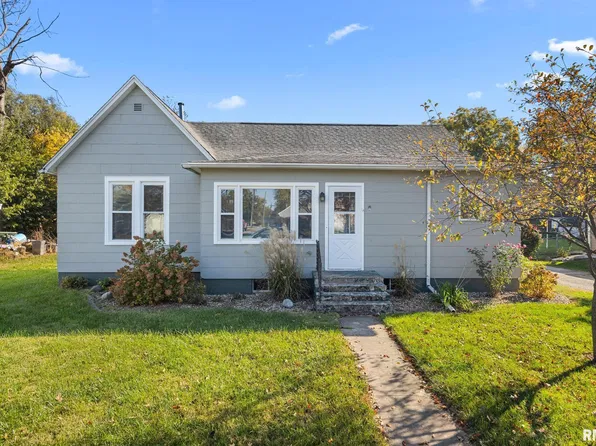 606 N Madison St, Washburn, IL 61570