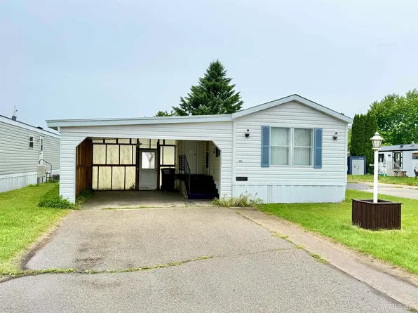 1401 N 23rd St Trailer 124, Escanaba, MI 49829