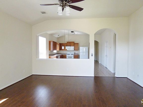 3rd image of 6511 Applewood Forest Dr