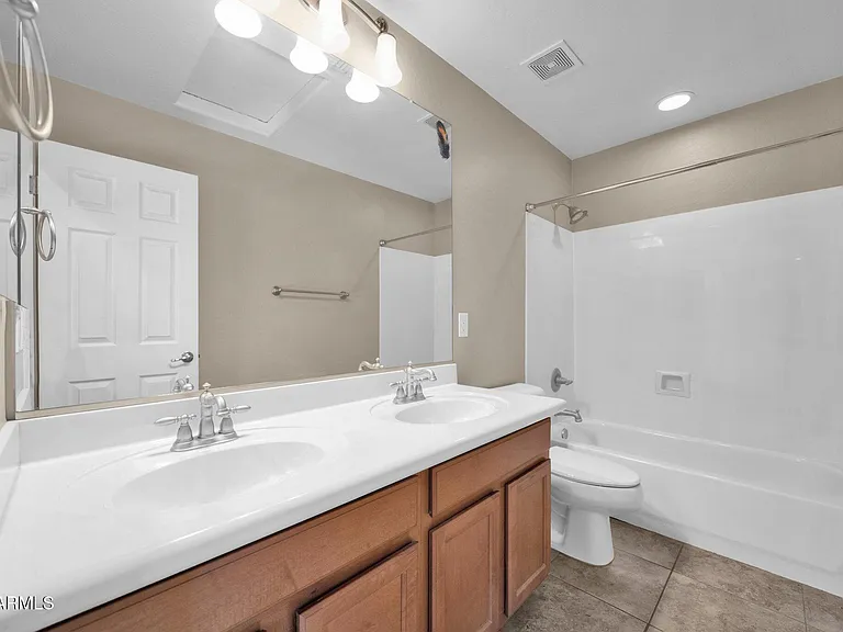 10281 W Carlota Ln — Photo 15