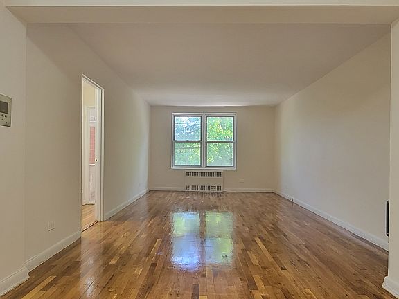 4th image of 825 Ocean Pkwy #107
