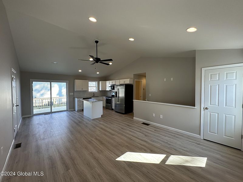 4th image of 40 Overlook Drive