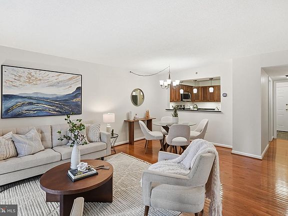 5th image of 610 N West St APT 105