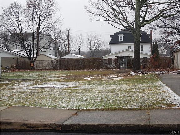 4th image of Lincoln Ave