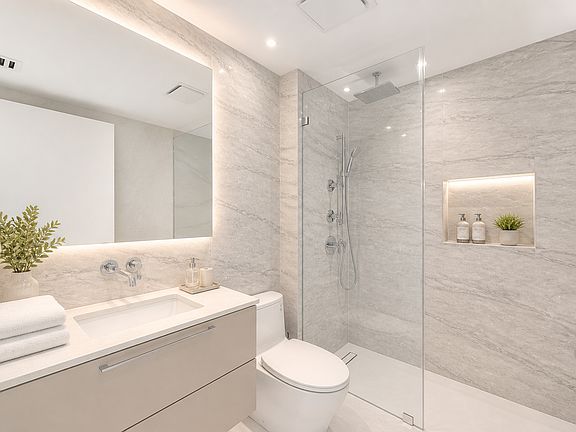 4th image of 450 Alton Rd APT 1805