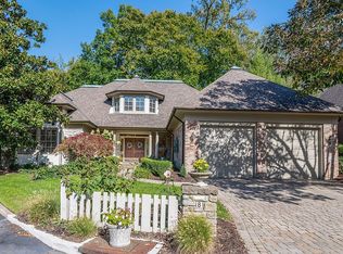 8 Hampton Ct, Cincinnati, OH 45208