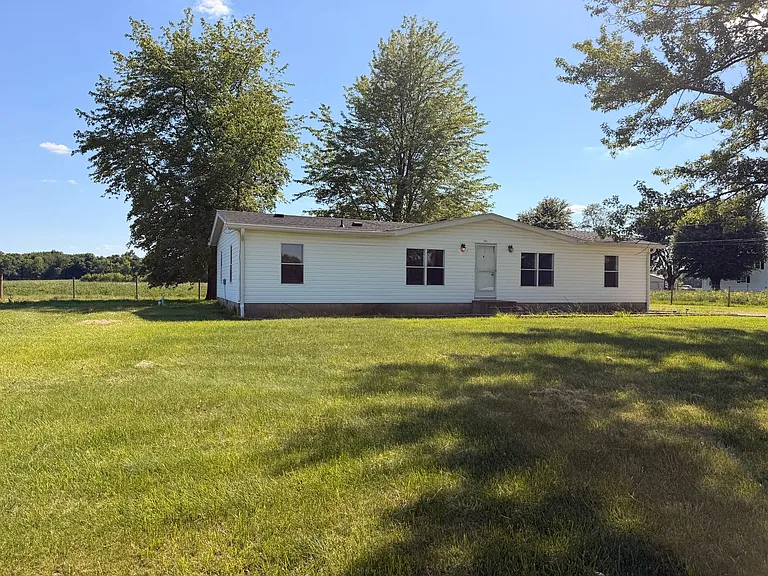 1405 Highway 150 NE — Photo 5