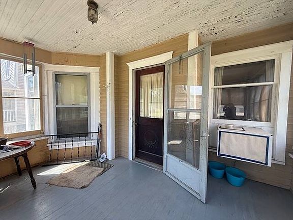 2nd image of 306 S A St