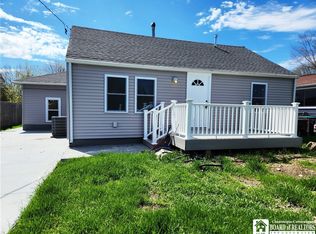 5347 Lake Ave, Orchard Park, NY 14127