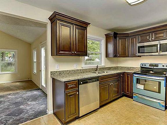 3rd image of 148 Alexander Dr