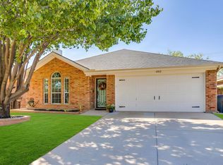 4002 Sapphire Ln, Granbury, TX 76049