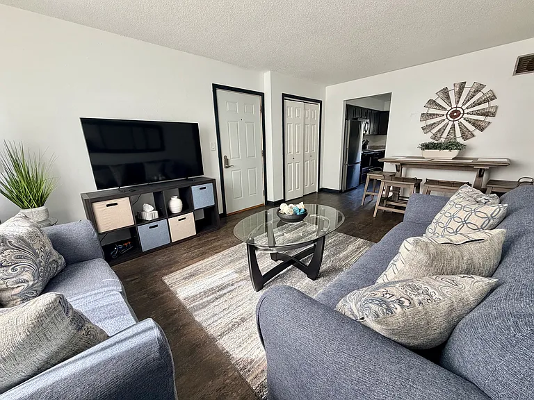 1717 C Ave NE #2 — Photo 2