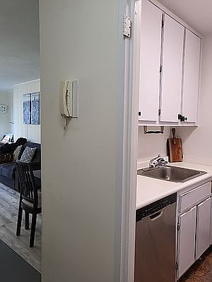 5th image of 322 W 57th St APT 17J