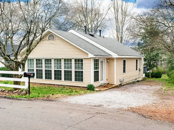 540 Barrington Dr, Roswell, GA 30075