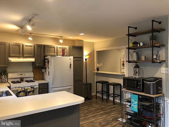 2nd image of 215 Cambridge Cir #110