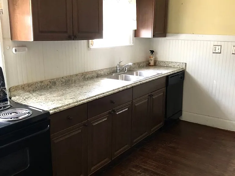5850 Montana Ave — Photo 5