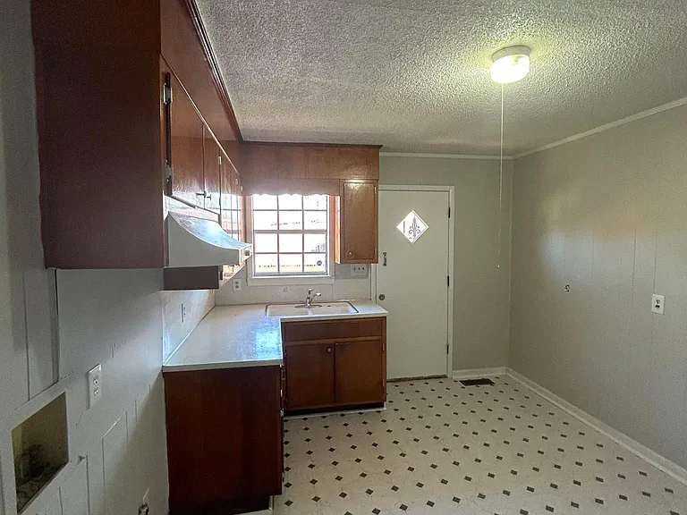 501 Jerry Coleman St — Photo 7