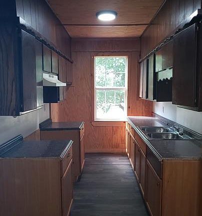 2nd image of 109 S Osage St #1