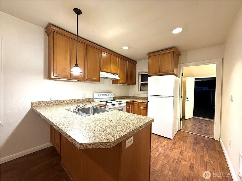 5th image of 417 15th Avenue