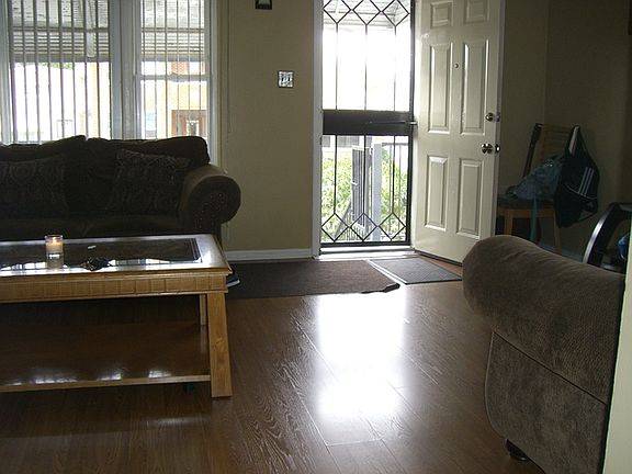 3rd image of 4149 S Maplewood Ave