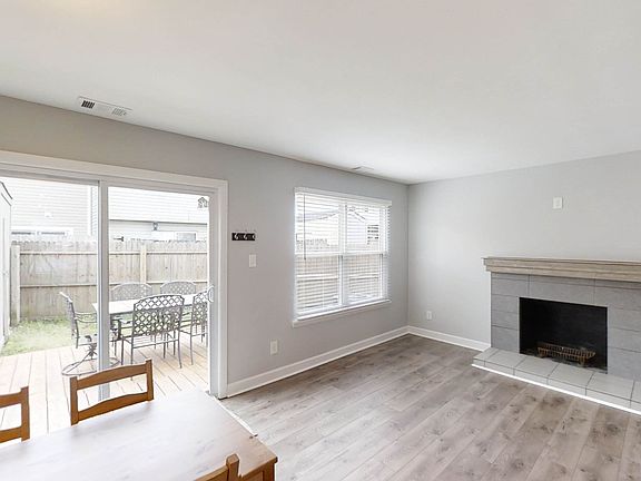 4th image of 3712 Sylvan Ln