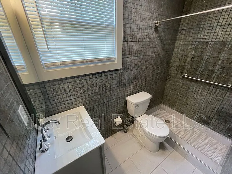 1845 Lakewood Ter SE — Photo 8