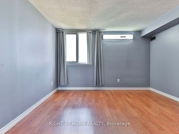 3rd image of 15 Sewells Rd #1005