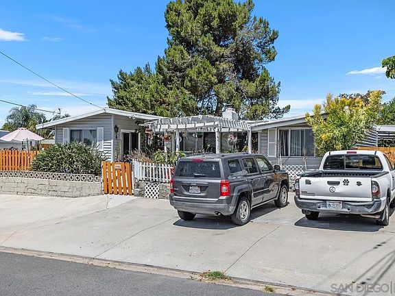 5th image of 252 Santa Clara Dr