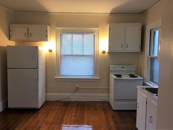 4th image of 21 Elmgrove Ave APT 4