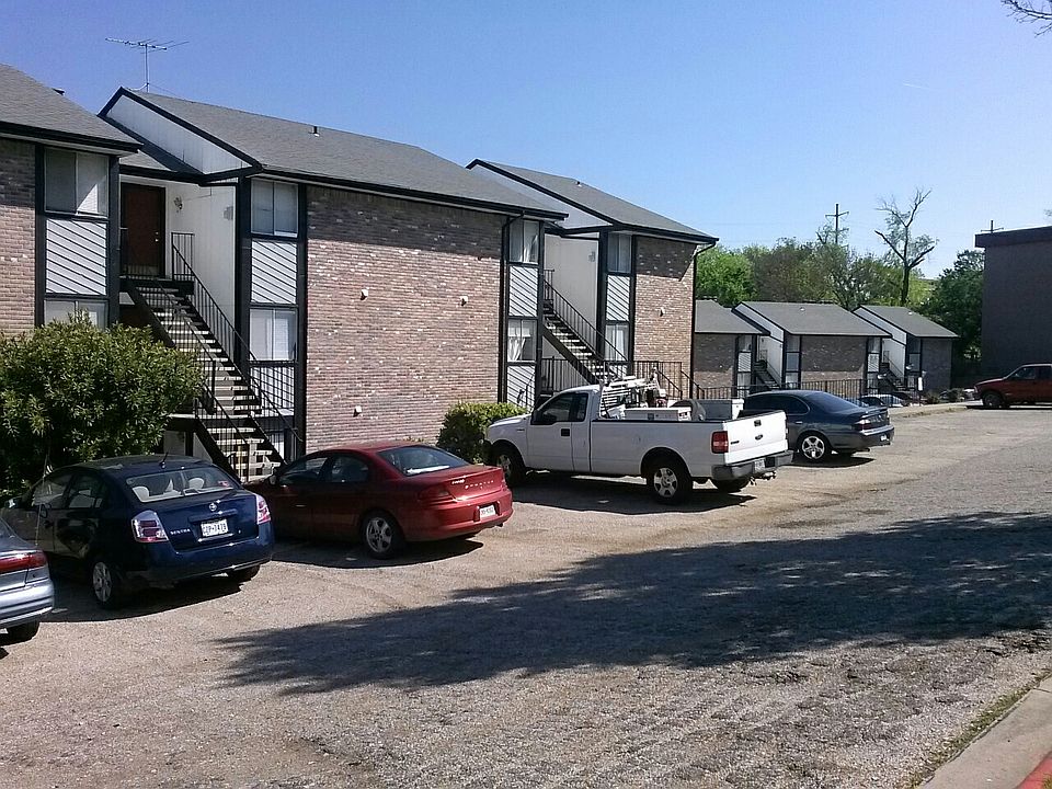 1st image of 237 Lake Meadows Dr