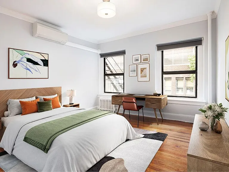 240 E 24th St #3B — Photo 5