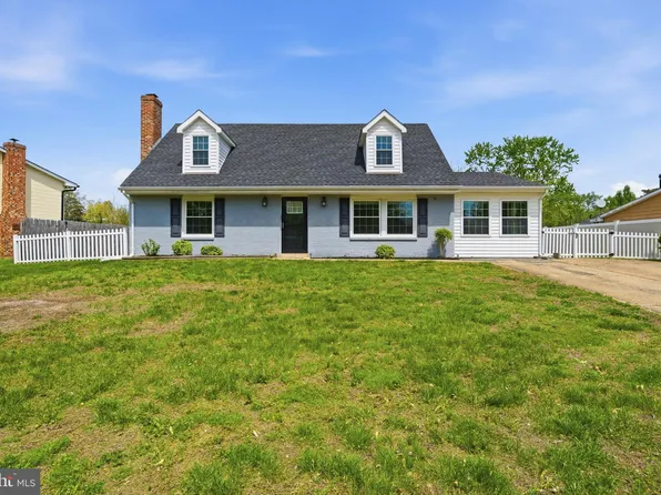 6 Greystone Cir, Waldorf, MD 20602
