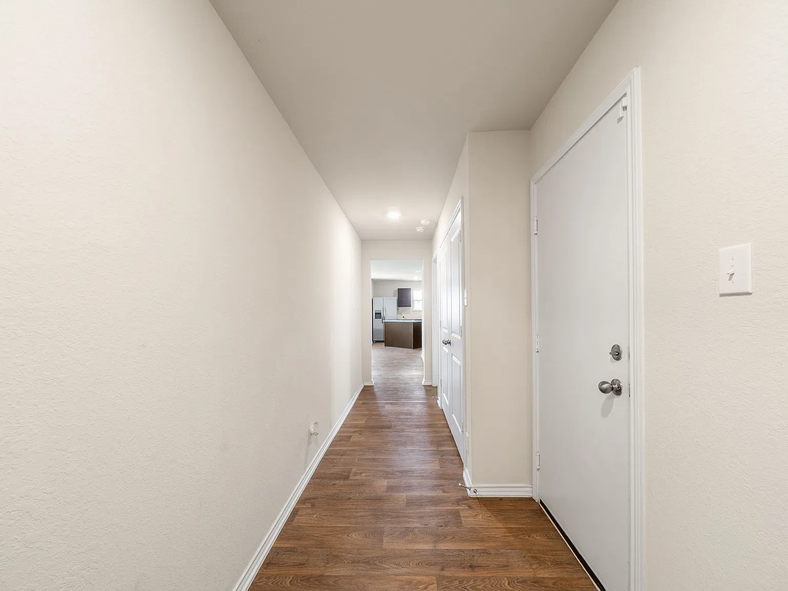 Bright 3-Bed Home with Community Pool & Trails Garage, Fenced Yard, Island Kitchen — Photo 4