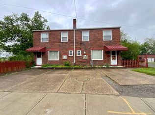 282 Oak Dr, Coraopolis, PA 15108