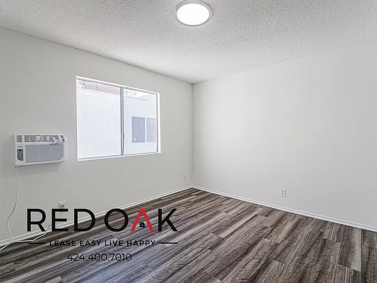 619 N Kingsley Dr #B — Photo 2