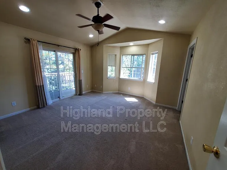 1247 NE Williams St — Photo 14