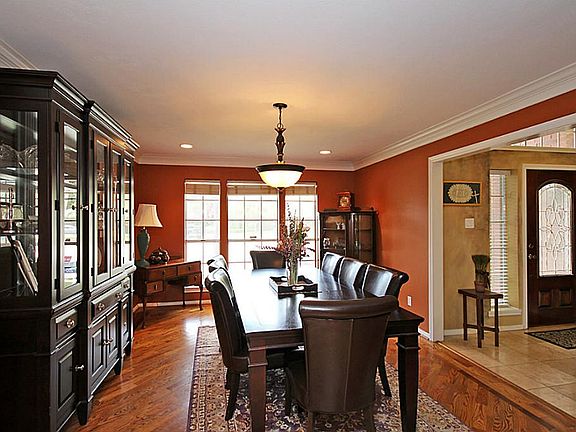 4th image of 2101 Limrick Dr