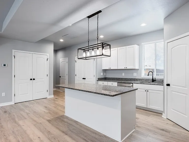 1264 Lincoln Ave — Photo 10