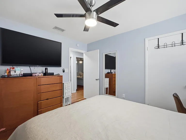 521 W Lutz Lake Fern Rd — Photo 23