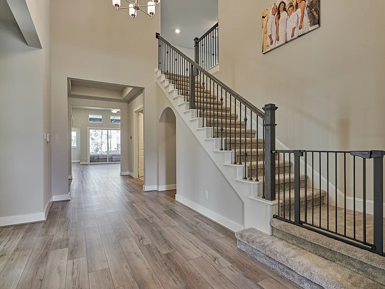 1716 Encino Blvd — Photo 36