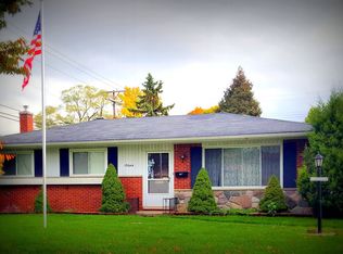 19044 Hillcrest St, Livonia, MI 48152
