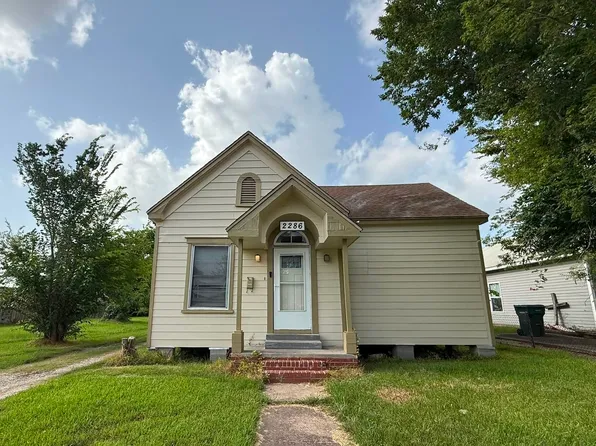 2286 Rusk St, Beaumont, TX 77701