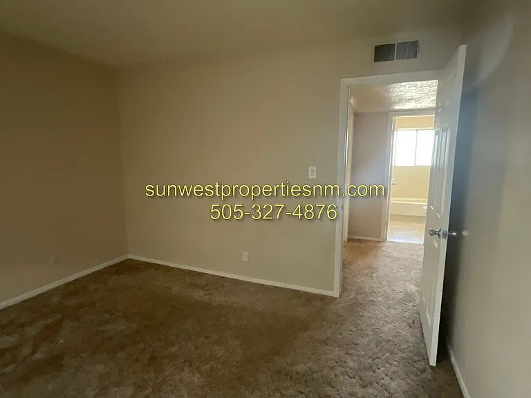 320 N Court Ave — Photo 10