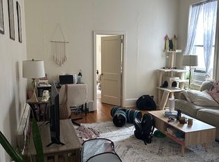 403 S 22nd St APT 2R, Philadelphia, PA 19146