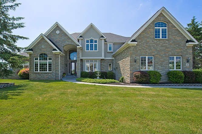 1st image of 32 Dante Ct