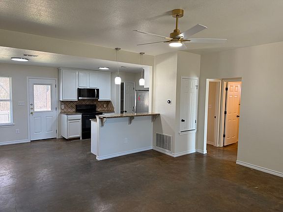 4th image of 2220 Autumn Woods Dr