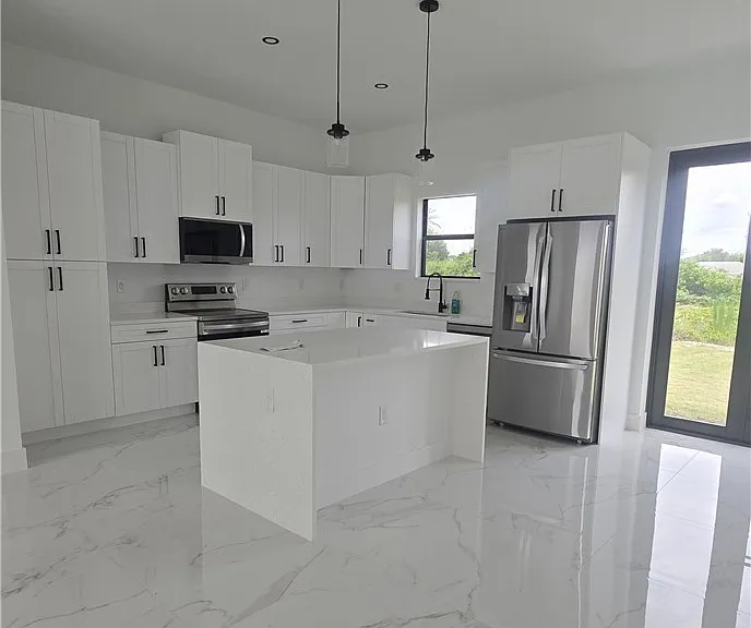 515 Croydon Ave S — Photo 4