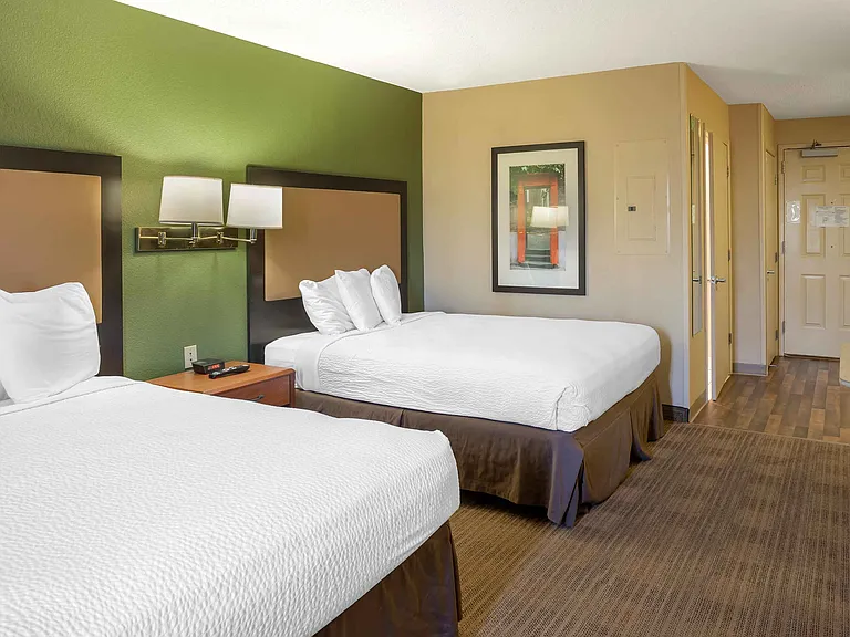 Studio Suite - 2 Full Beds